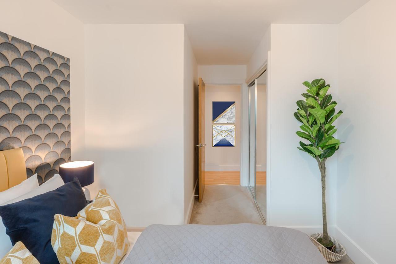 Best Thames View In Town! Large Luxxe Nomad Design Family Home Londra Esterno foto